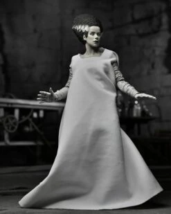 NECA Universal Monsters Ultimate 7 Inch Scale Action Figure - Bride Of Frankenstein (Black And White) 13 NECA Universal Monsters Ultimate 7 Inch Scale Action Figure - Bride Of Frankenstein (Black And White) -Hasbro Store 04821 unp 4 scaled 1