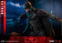 *PRE-ORDER Batman - The Batman DELUXE And Bat-Signal Hot Toys Collectibles 1/6 Scale Action Figure -Hasbro Store batman and bat signal dc comics gallery 622253a826e66