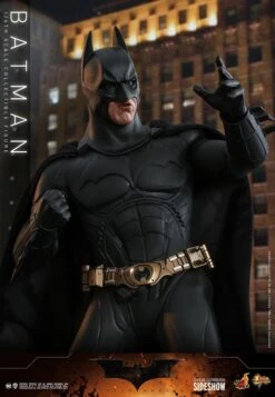 Batman - Batman Begins Hot Toys Collectibles 1/6 Scale Action Figure 14 Batman - Batman Begins Hot Toys Collectibles 1/6 Scale Action Figure -Hasbro Store batman gallery 606220a5ec565