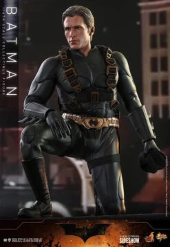 Batman - Batman Begins Hot Toys Collectibles 1/6 Scale Action Figure 18 Batman - Batman Begins Hot Toys Collectibles 1/6 Scale Action Figure -Hasbro Store batman gallery 606220a96631f