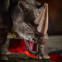 Hasbro Transformers War For Cybertron: Voyager Action Figure - Rhinox (Damaged Box) -Hasbro Store f0695 dio tra gen wfc k voyager rhinox 4 online 2000sq