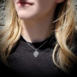 House Of The Dragon - Targaryen Sigil Pendant Necklace -Hasbro Store hotdtargpnk01 2 800x800 1