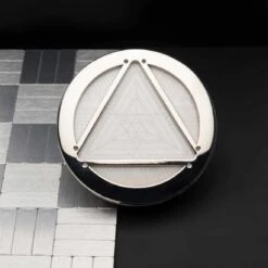 Marvel Infinity Saga - Iron Man Arc Reactor Magnetic Full Size Replica Pin Set - Star Action Figure UK Exclusive -Hasbro Store iron man arc reactor magnetic replica pin set 6