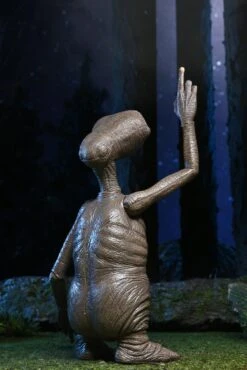 NECA E.T. 40th Anniversary Ultimate 7 Inch Scale Action Figure - Classic E.T. -Hasbro Store ultimate et 12 scaled 1